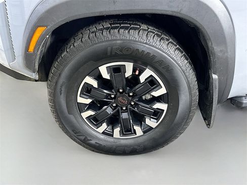 Used 2022 Nissan Frontier Pro-X w/ Technology Package image 8