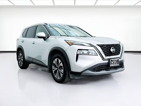 Used 2023 Nissan Rogue SV FWD image 3