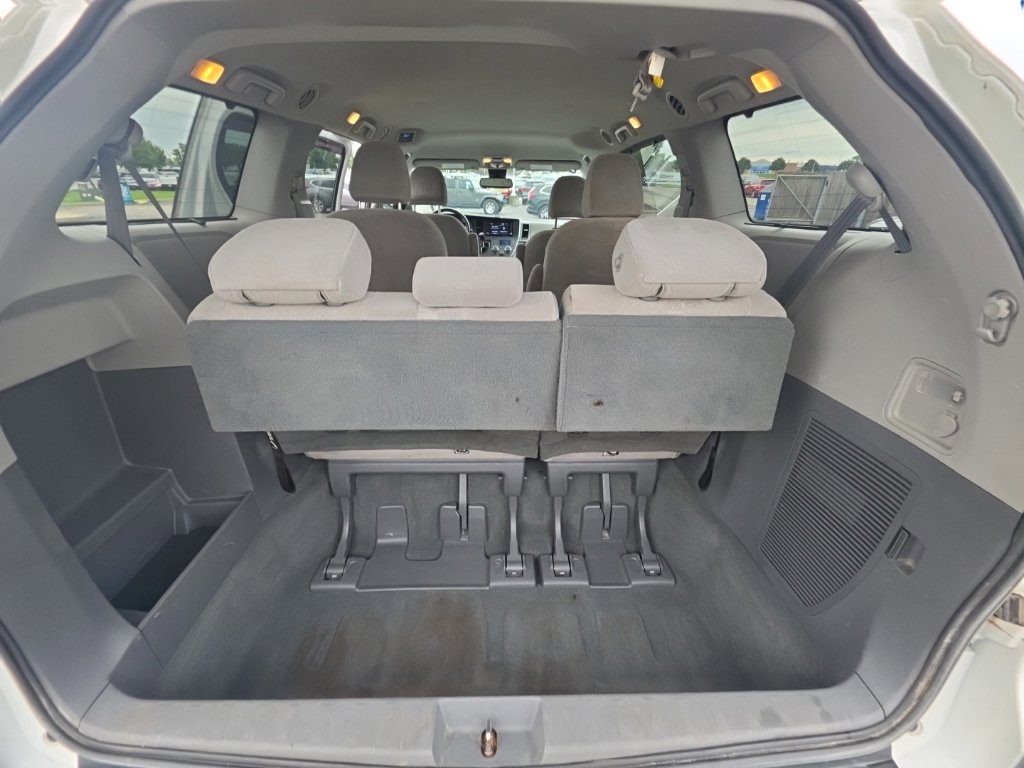Used 2019 Toyota Sienna LE AWD/4WD image 27