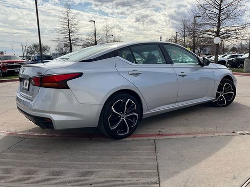 Used 2025 Nissan Altima 2.5 SR image 6