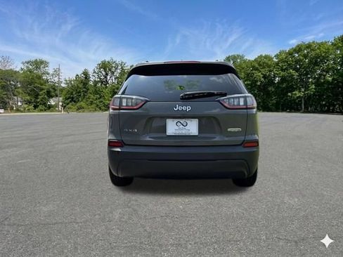 Used 2019 Jeep Cherokee Latitude Plus w/ Cold Weather Group AWD/4WD image 7