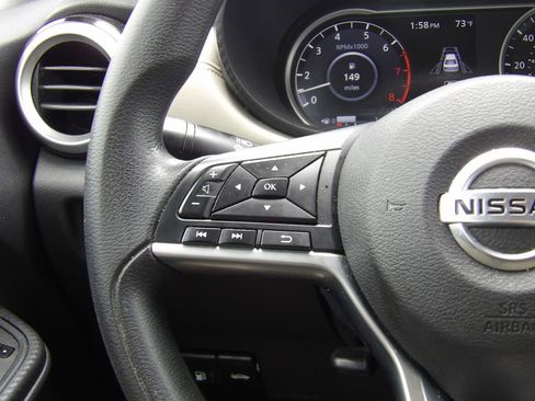 Used 2020 Nissan Versa SV FWD image 12