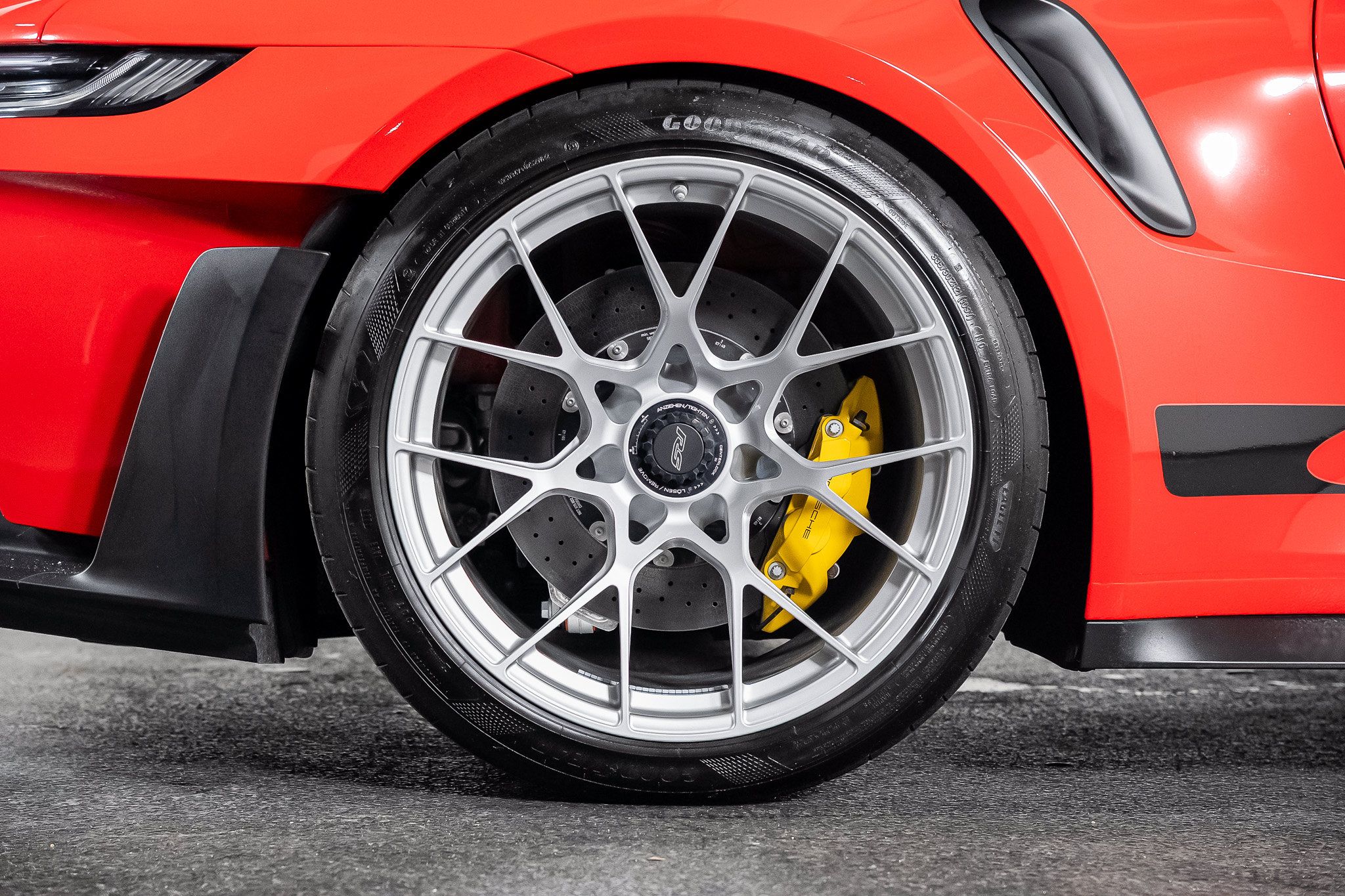 Used 2025 Porsche 911 GT3 RS RWD image 31