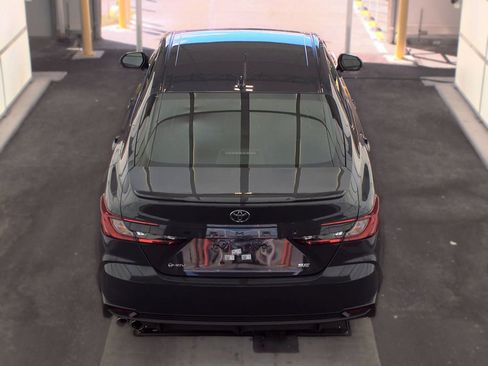 Used 2025 Toyota Camry SE FWD image 11