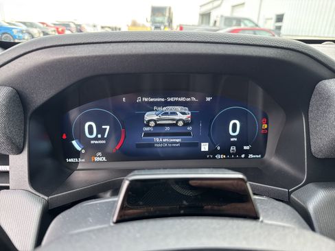 Used 2025 Ford Explorer ST-Line w/ ST-Line Street Pack image 35