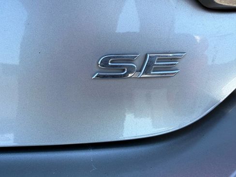 Used 2016 Toyota Camry SE image 13