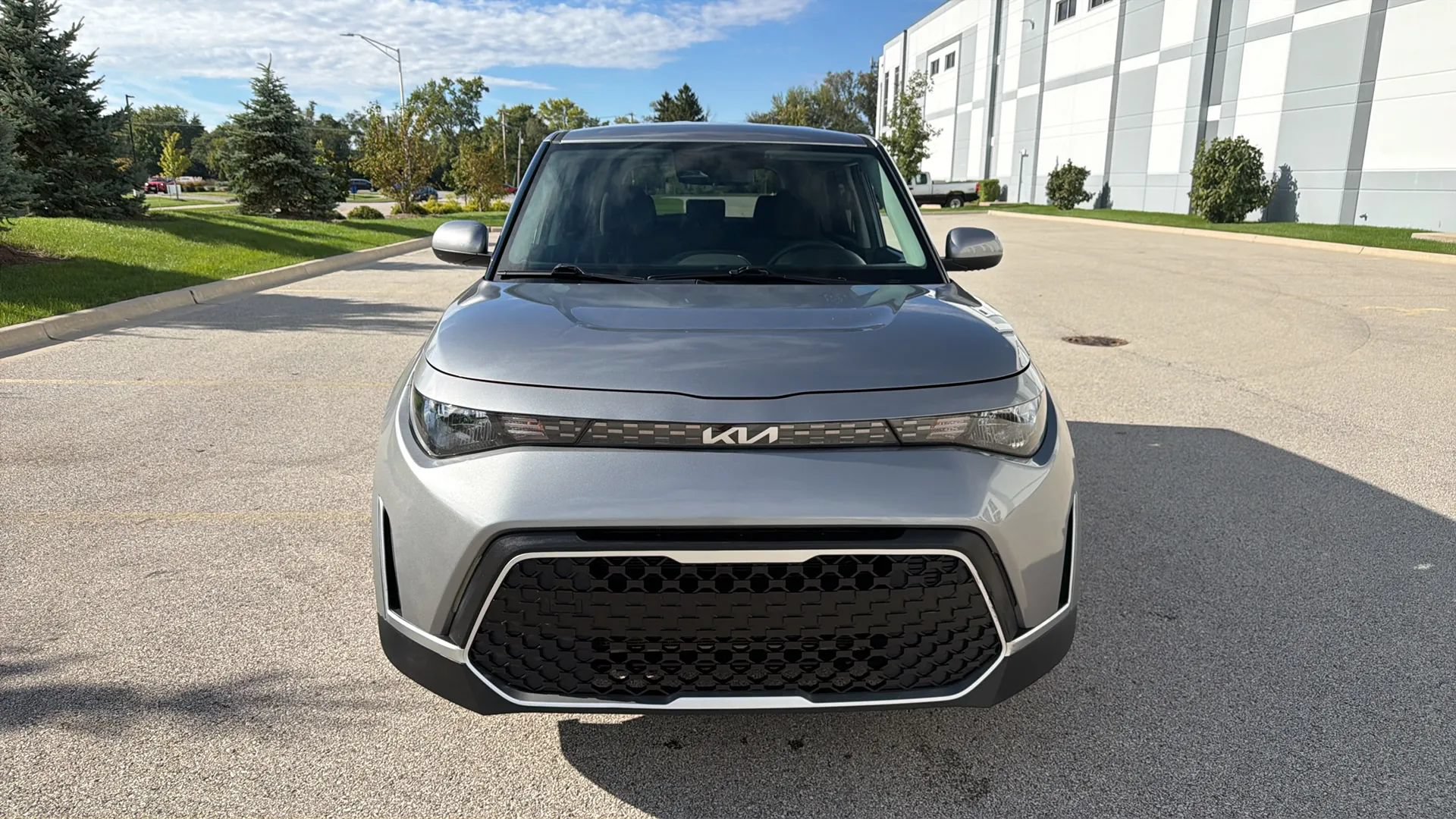 Used 2025 Kia Soul LX w/ LX Technology Package FWD image 2