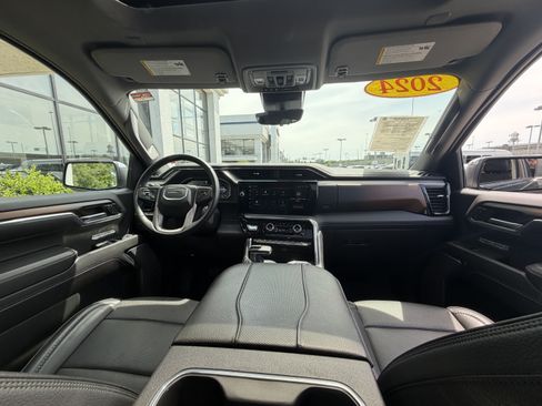 Used 2024 GMC Sierra 1500 Denali w/ Denali Reserve Package AWD/4WD image 28