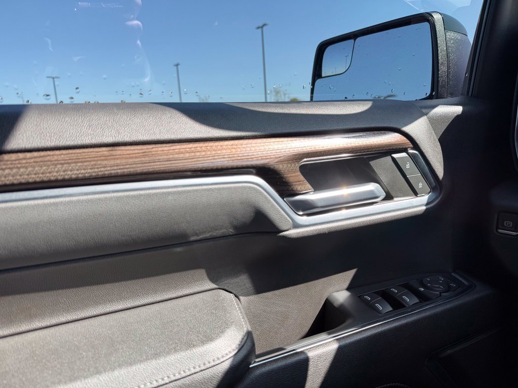 Used 2023 Chevrolet Silverado 1500 RST AWD/4WD image 11