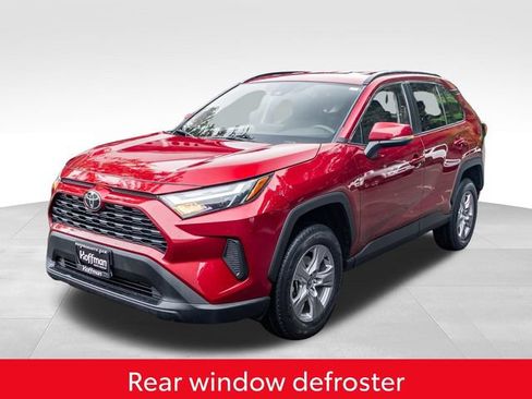 Used 2025 Toyota RAV4 XLE AWD/4WD image 13