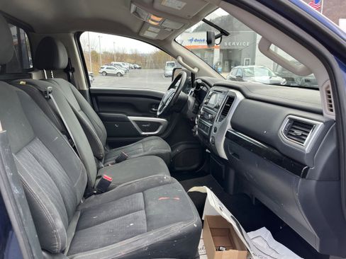 Used 2017 Nissan Titan SV AWD/4WD image 7