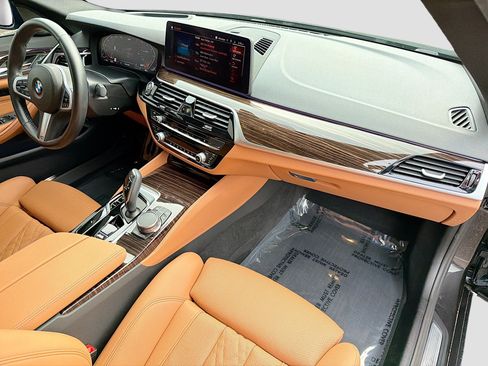 Used 2023 BMW 530i w/ M Sport Package RWD image 14