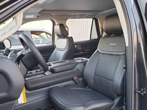 New 2025 Ford Expedition Platinum w/ Driver's Package AWD/4WD image 9