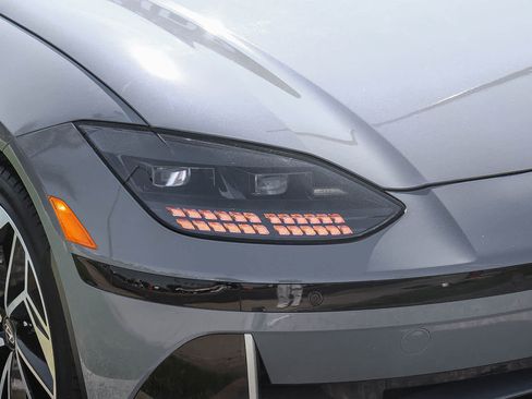 Used 2023 Hyundai Ioniq 6 SEL RWD image 4