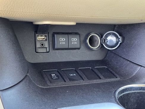 Used 2017 Toyota Highlander XLE image 25