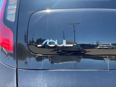 Used 2017 Kia Soul FWD image 9