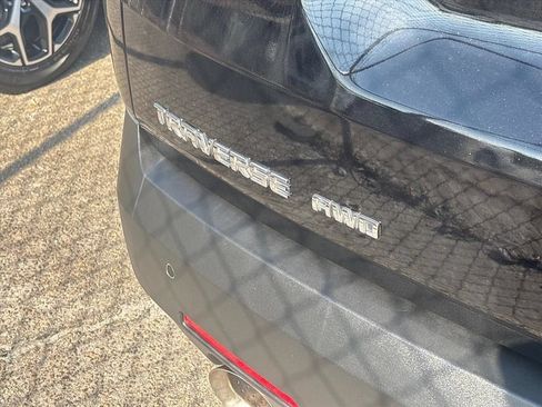 Used 2022 Chevrolet Traverse LT AWD/4WD image 12