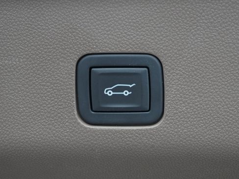 Used 2023 GMC Yukon Denali w/ Advanced Technology Package AWD/4WD image 41