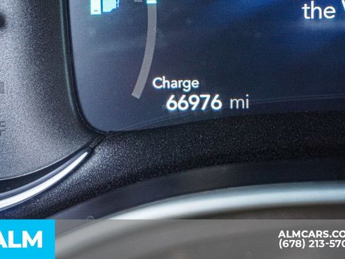 Used 2023 Chrysler Pacifica Touring-L image 59