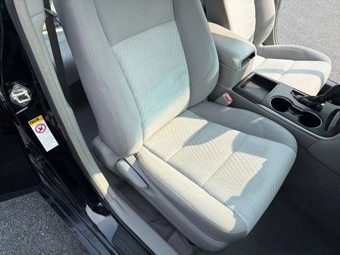 Used 2017 Toyota Camry LE FWD image 24
