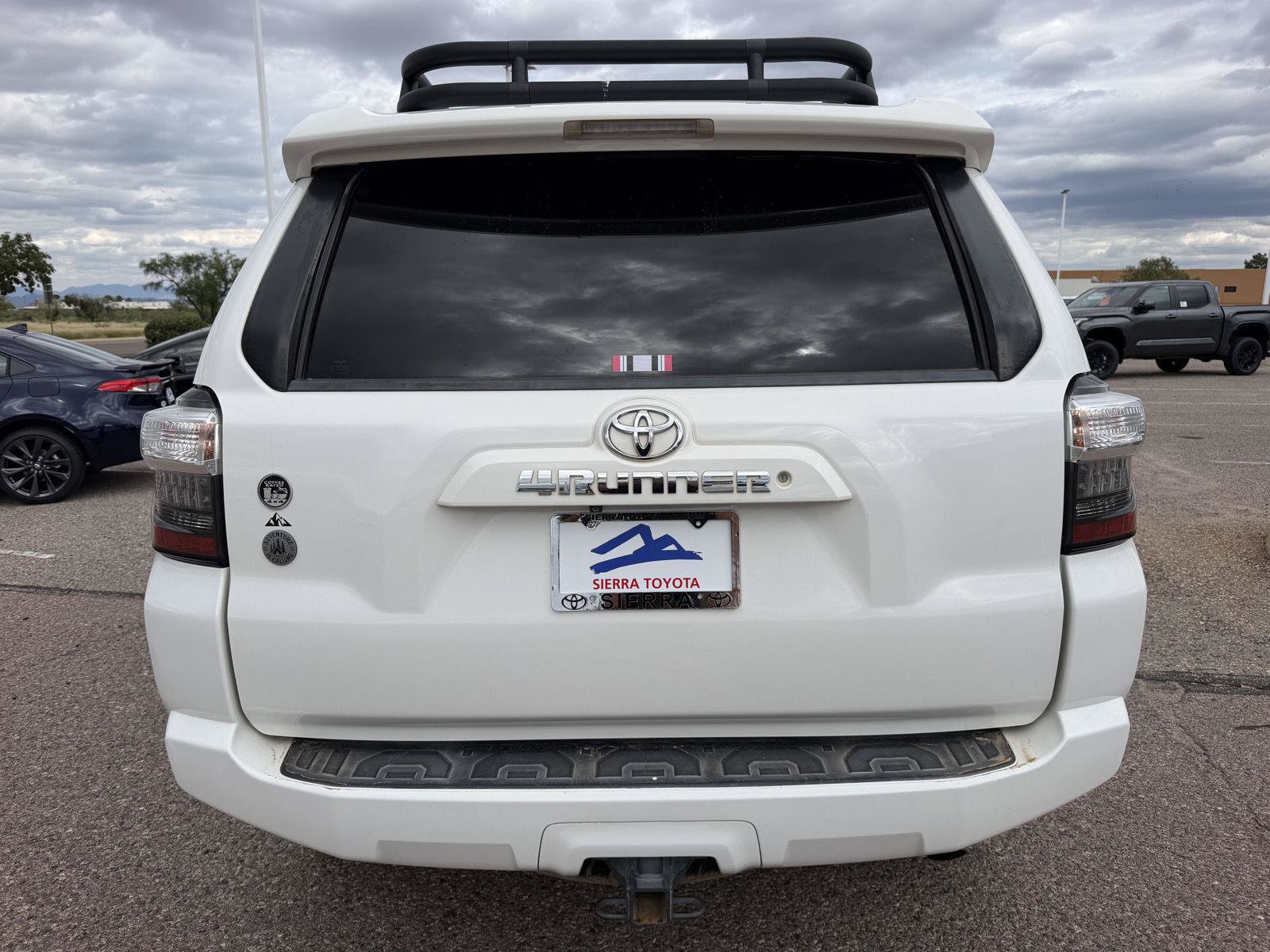 Used 2017 Toyota 4Runner SR5 AWD/4WD image 4