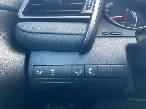 Used 2022 Toyota Camry SE w/ Convenience Package image 18