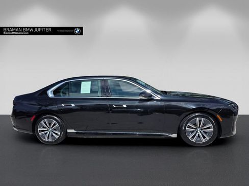 Certified 2023 BMW i7 xDrive60 w/ Parking Assistance Package AWD/4WD image 3