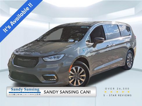 Used 2025 Chrysler Pacifica Select FWD image 1