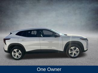 Used 2025 Chevrolet Trax LS video 3