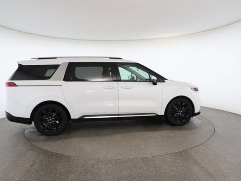 Used 2024 Kia Carnival SX image 21