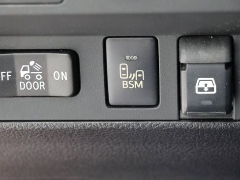 Used 2014 Toyota Tundra Limited image 34