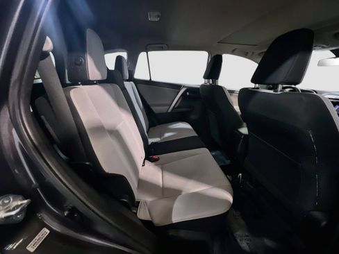 Used 2018 Toyota RAV4 XLE AWD/4WD image 19
