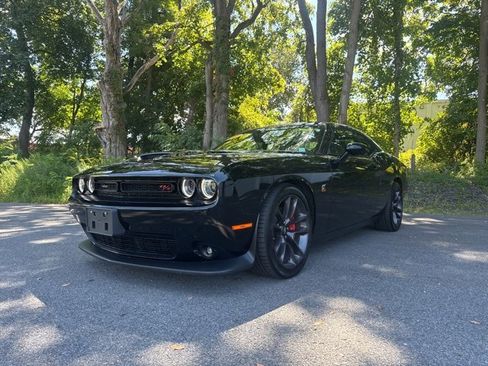 Used 2022 Dodge Challenger R/T Scat Pack w/ Plus Package image 3