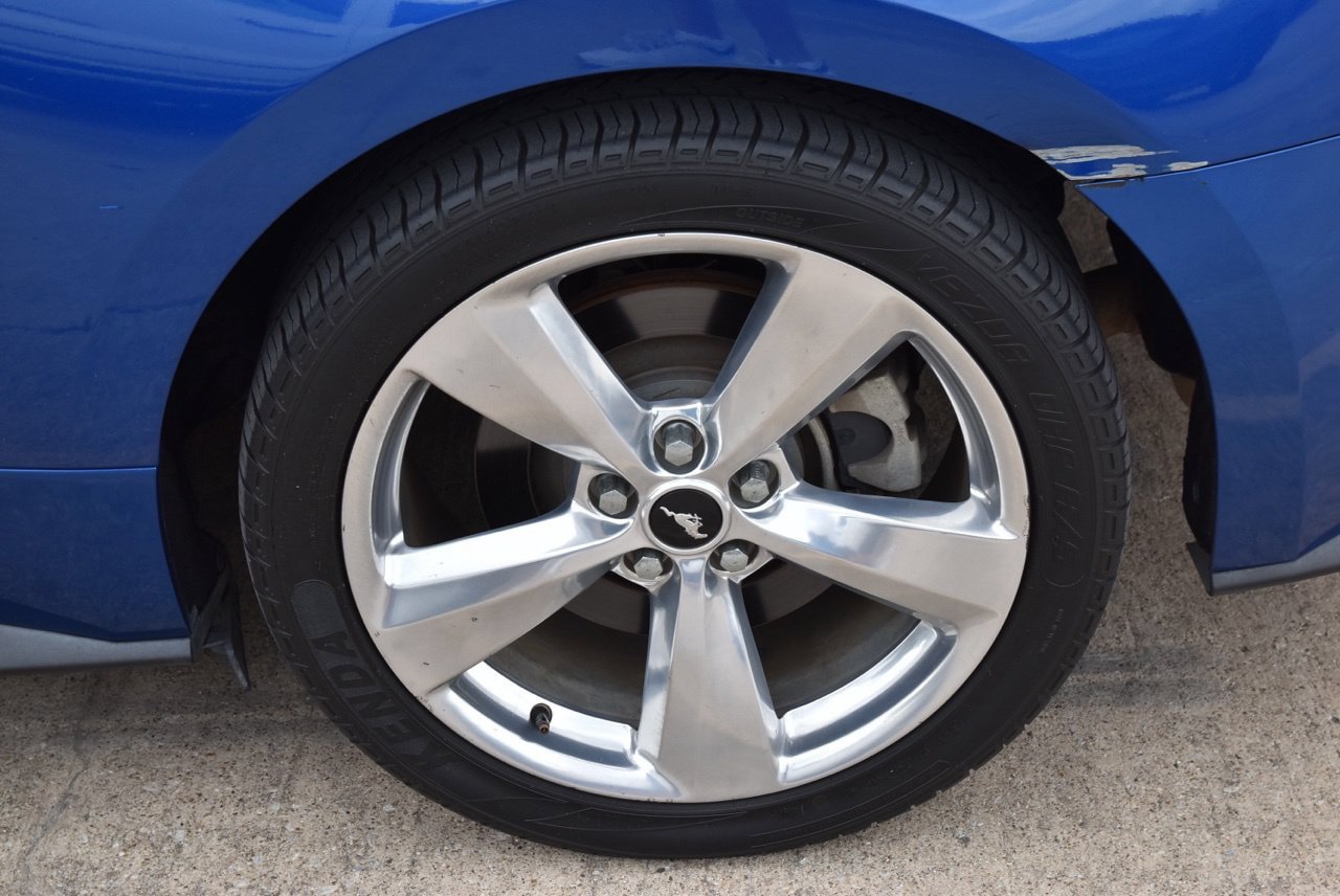 Used 2018 Ford Mustang GT Premium w/ Safe & Smart Package RWD image 11