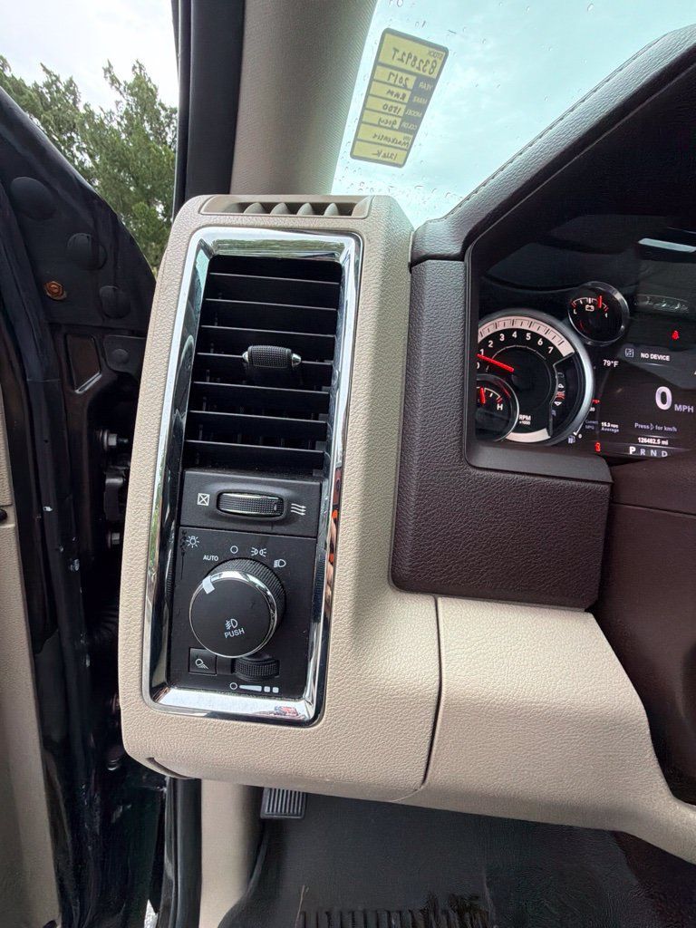 Used 2017 RAM 1500 Laramie AWD/4WD image 12