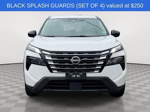 Used 2024 Nissan Rogue S AWD/4WD image 2