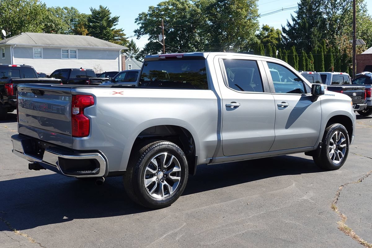 Used 2024 Chevrolet Silverado 1500 LT AWD/4WD image 3
