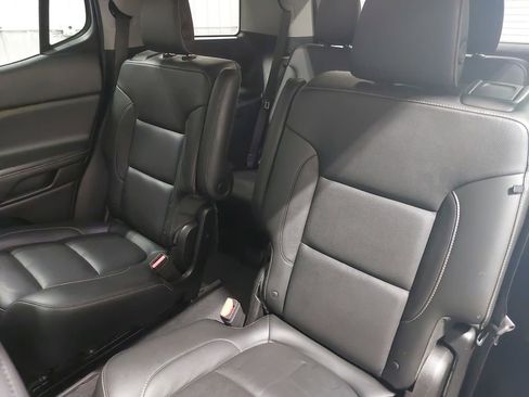 Used 2018 GMC Acadia SLT image 16