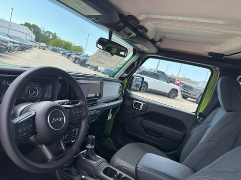 New 2026 Jeep Gladiator Sport AWD/4WD image 26