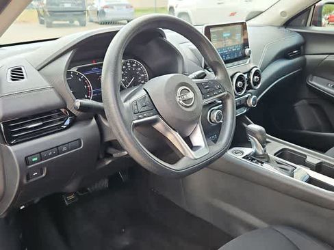 Used 2024 Nissan Sentra SV FWD image 10