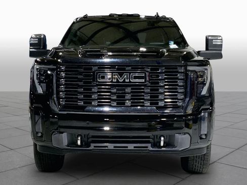Used 2024 GMC Sierra 2500 Denali Ultimate AWD/4WD image 4