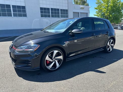 Used 2018 Volkswagen GTI SE FWD image 2