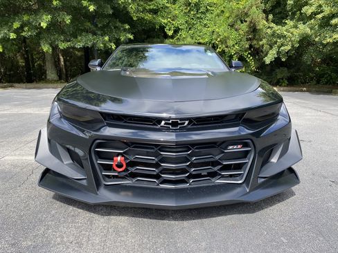 Used 2020 Chevrolet Camaro ZL1 RWD image 3