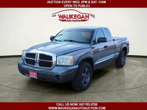 Used 2006 Dodge Dakota SLT w/ Trailer Tow Group AWD/4WD image 1