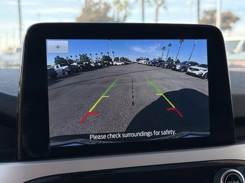 Certified 2022 Ford Escape SE image 13