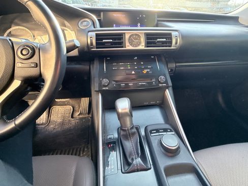 Used 2014 Lexus IS 250 w/ Preferred Accessory Package image 17