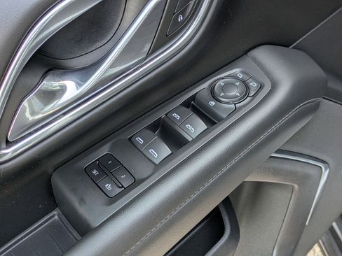 Certified 2023 Chevrolet Suburban LT image 11