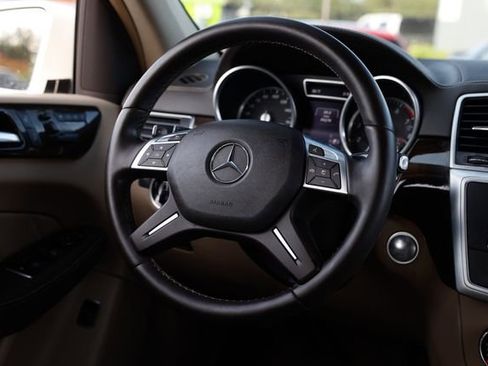 Used 2016 Mercedes-Benz GL 450 4MATIC image 30