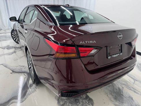 Used 2025 Nissan Altima 2.5 SV FWD image 6