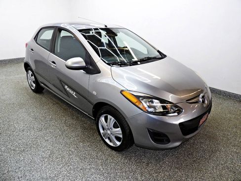 Used 2013 MAZDA MAZDA2 Sport FWD image 3